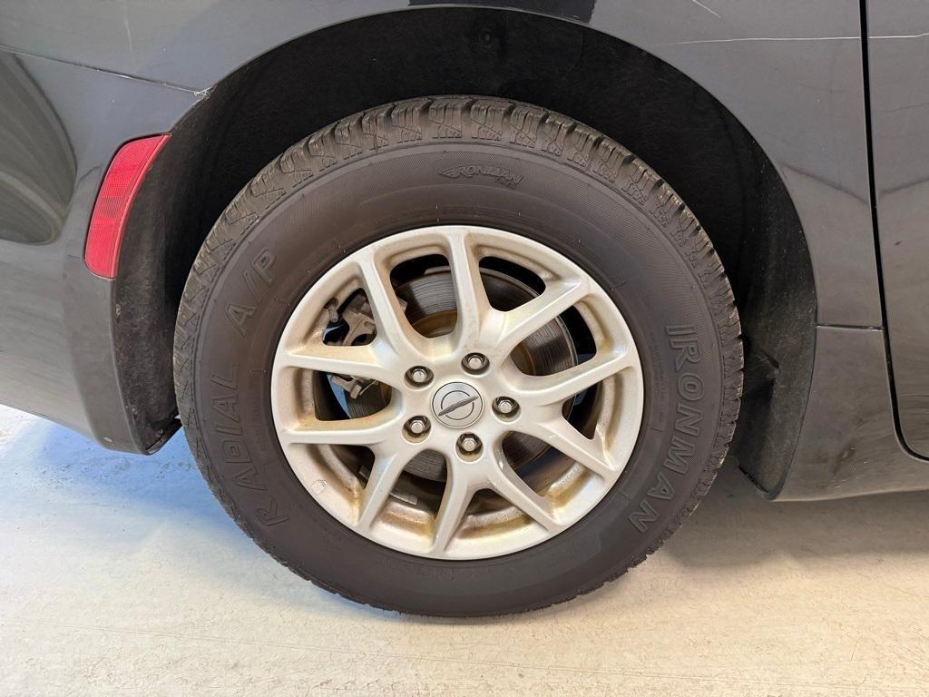 used 2023 Chrysler Pacifica car, priced at $23,995