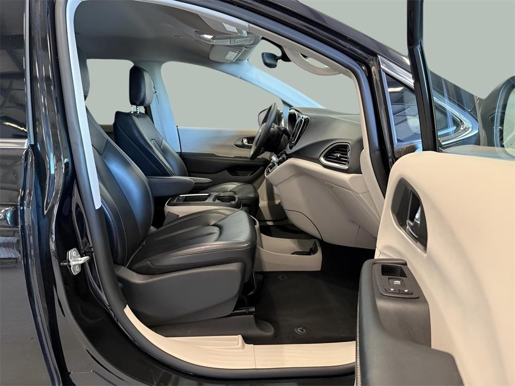 used 2023 Chrysler Pacifica car, priced at $23,995