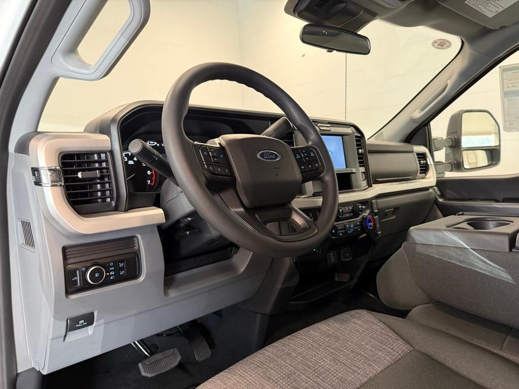 new 2025 Ford F-250 car, priced at $48,695