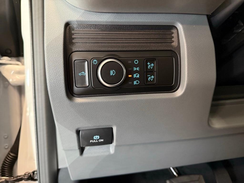 new 2025 Ford F-250 car, priced at $48,695