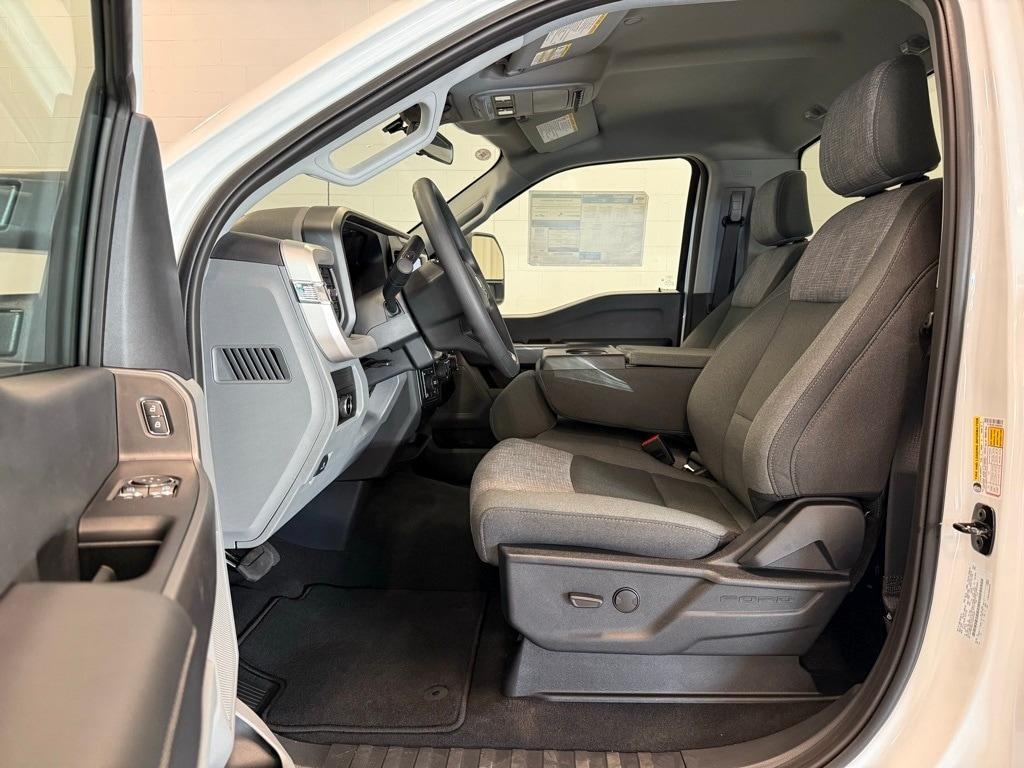 new 2025 Ford F-250 car, priced at $48,695