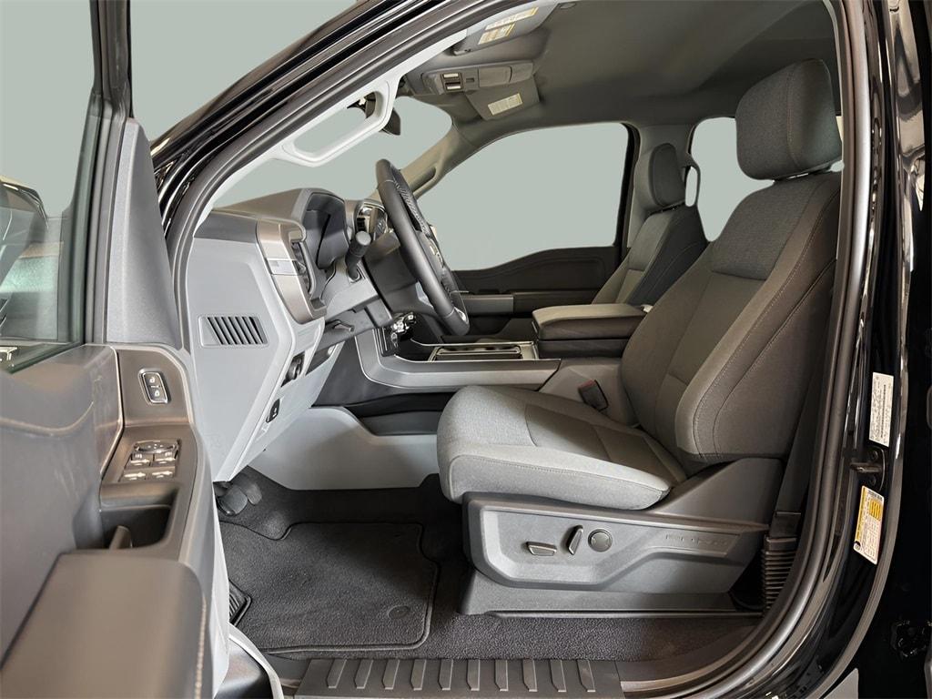 new 2025 Ford F-150 car, priced at $54,320