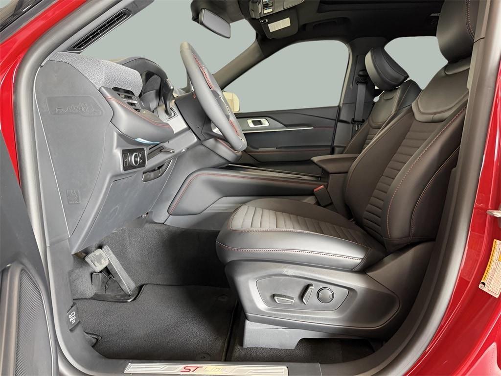 new 2025 Ford Explorer car, priced at $57,620