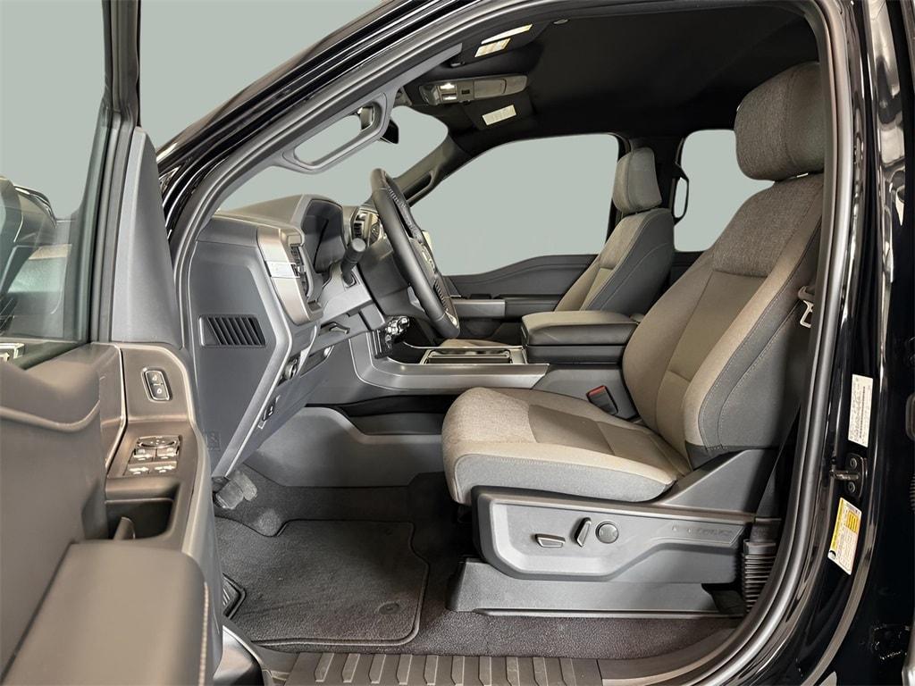 new 2025 Ford F-150 car, priced at $54,320
