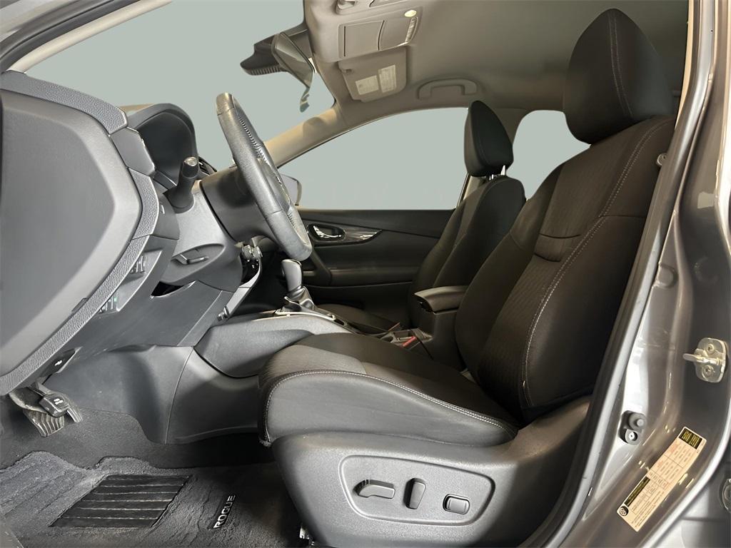 used 2019 Nissan Rogue car, priced at $17,981