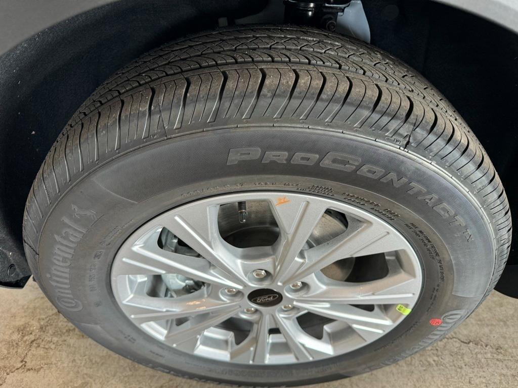 new 2025 Ford Escape car, priced at $27,995