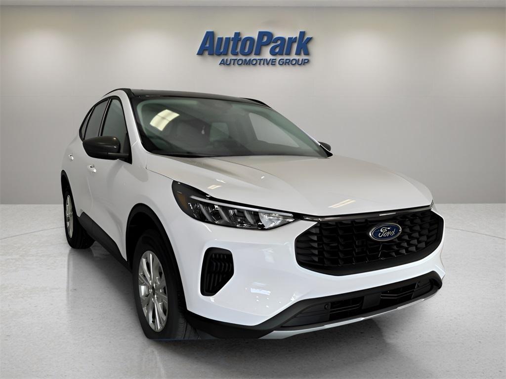 new 2025 Ford Escape car, priced at $27,995