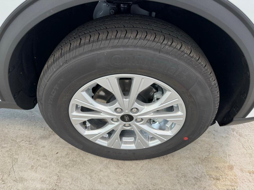 new 2025 Ford Escape car, priced at $27,995