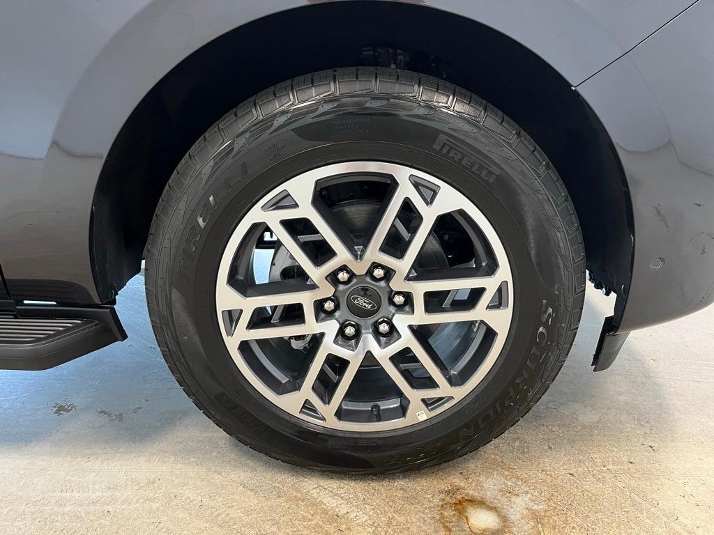 new 2025 Ford Expedition Max car, priced at $75,385