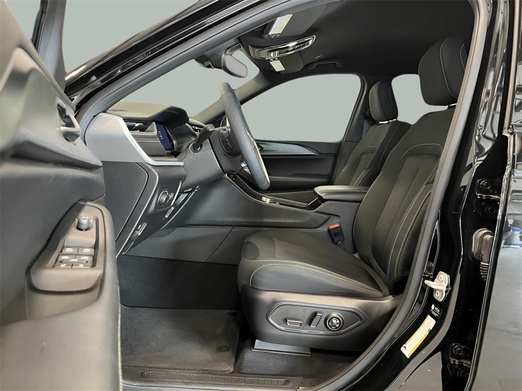 used 2024 Jeep Grand Cherokee L car, priced at $33,981