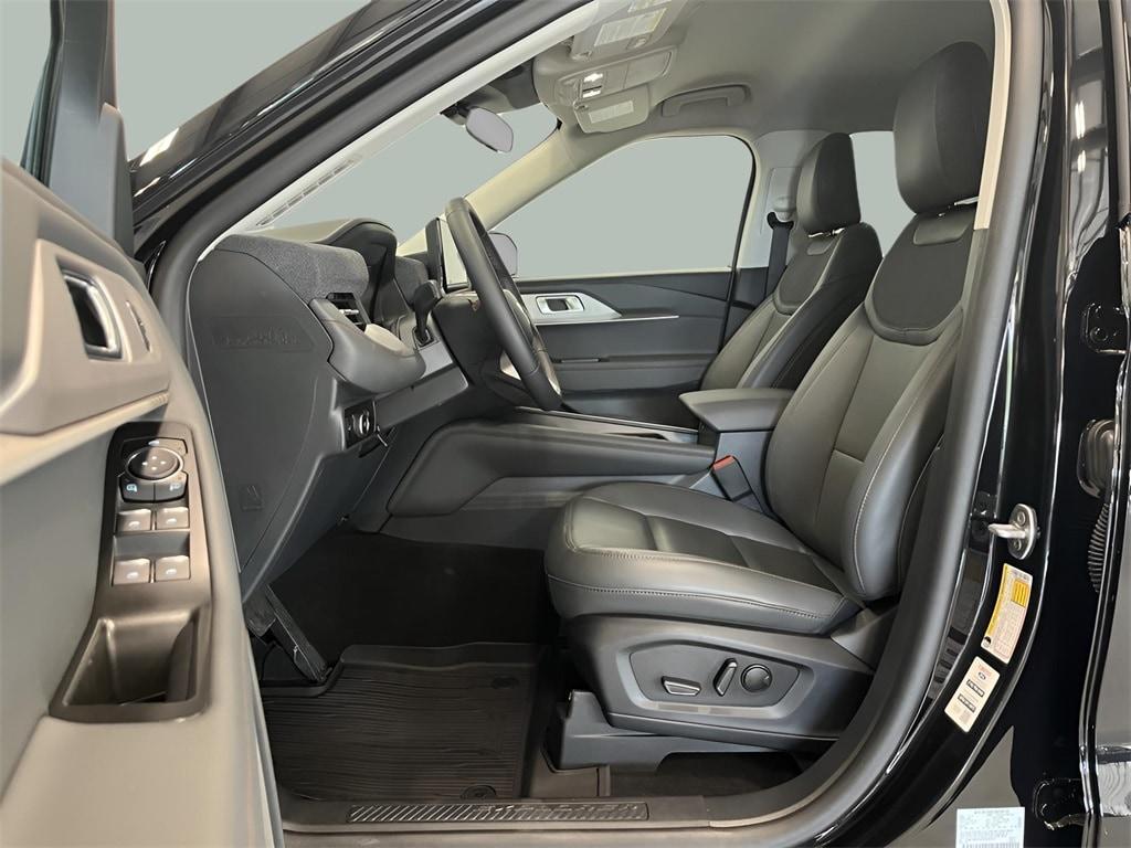 new 2025 Ford Explorer car, priced at $44,593