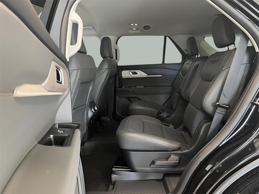 new 2025 Ford Explorer car, priced at $44,593