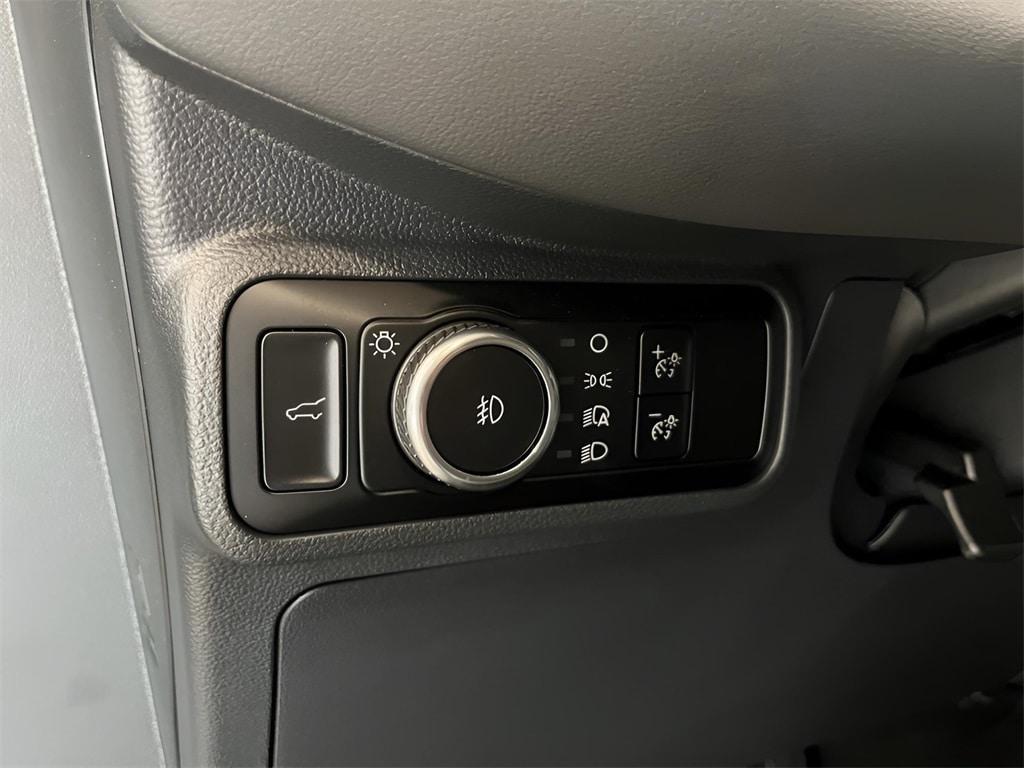 new 2025 Ford Explorer car, priced at $44,593