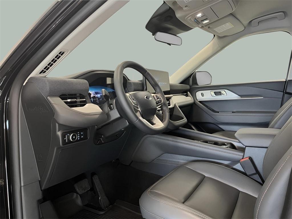 new 2025 Ford Explorer car, priced at $44,593
