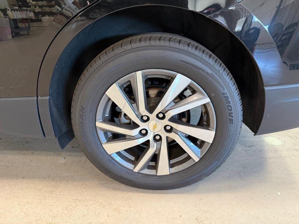 used 2022 Chevrolet Equinox car, priced at $19,995