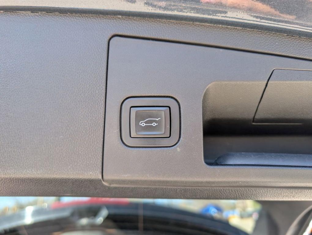 used 2019 Cadillac XT4 car, priced at $18,196