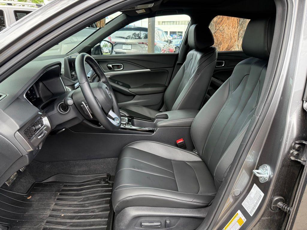 used 2025 Acura Integra car, priced at $29,996