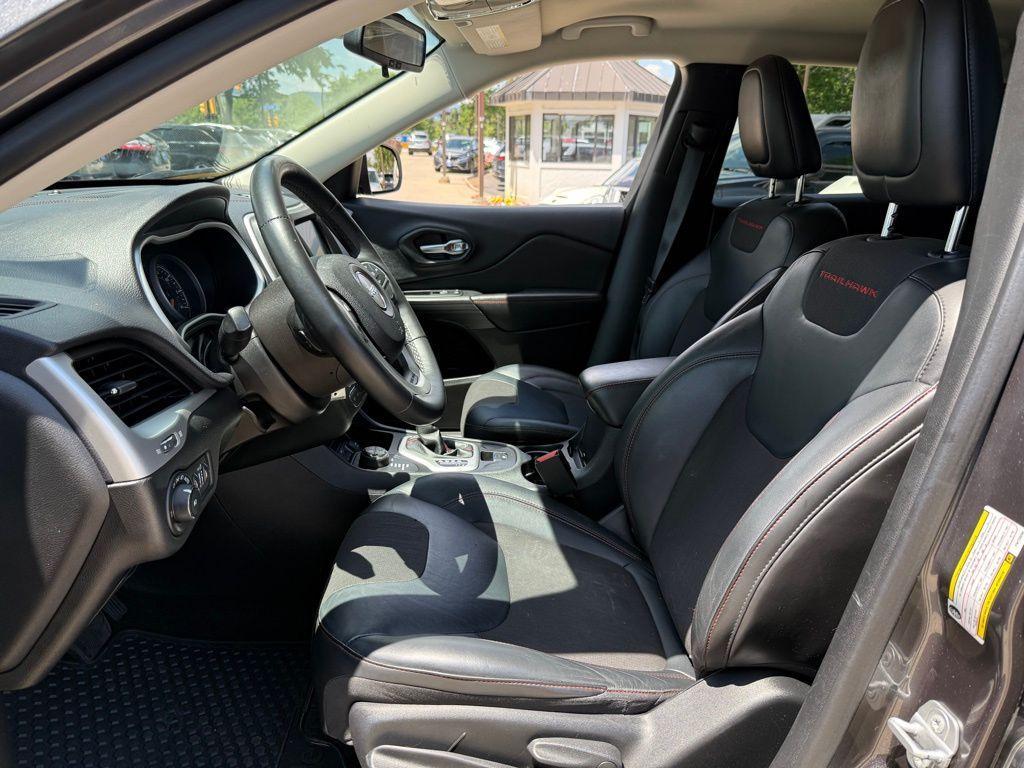 used 2015 Jeep Cherokee car, priced at $15,392
