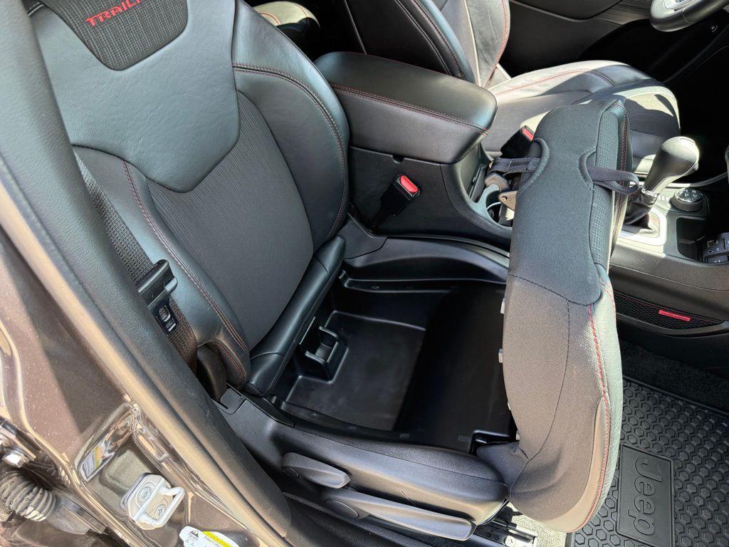 used 2015 Jeep Cherokee car, priced at $15,392