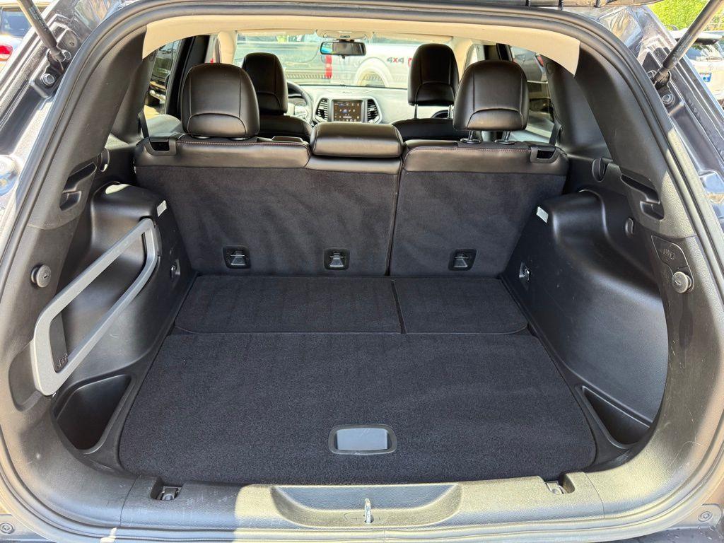 used 2015 Jeep Cherokee car, priced at $15,392