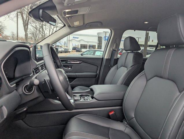 new 2025 Honda Pilot car, priced at $47,050