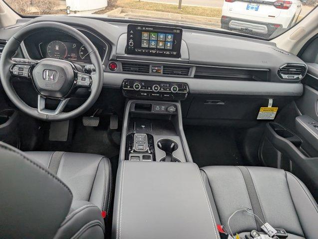 new 2025 Honda Pilot car, priced at $47,050