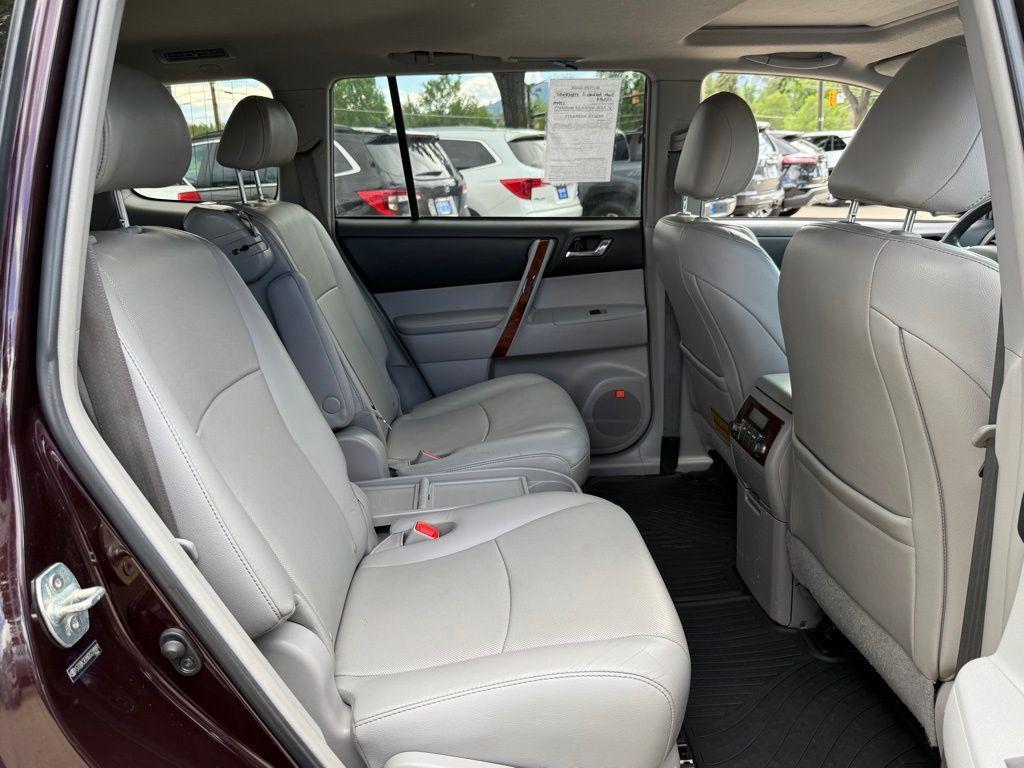 used 2013 Toyota Highlander car, priced at $9,682