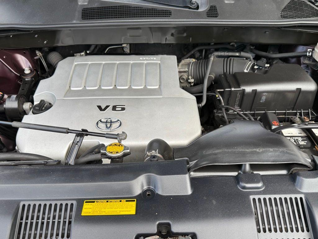 used 2013 Toyota Highlander car, priced at $9,682