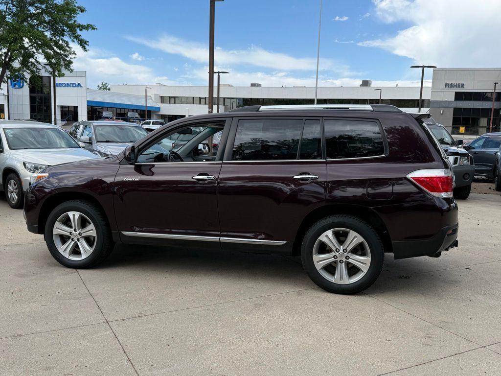 used 2013 Toyota Highlander car, priced at $9,682