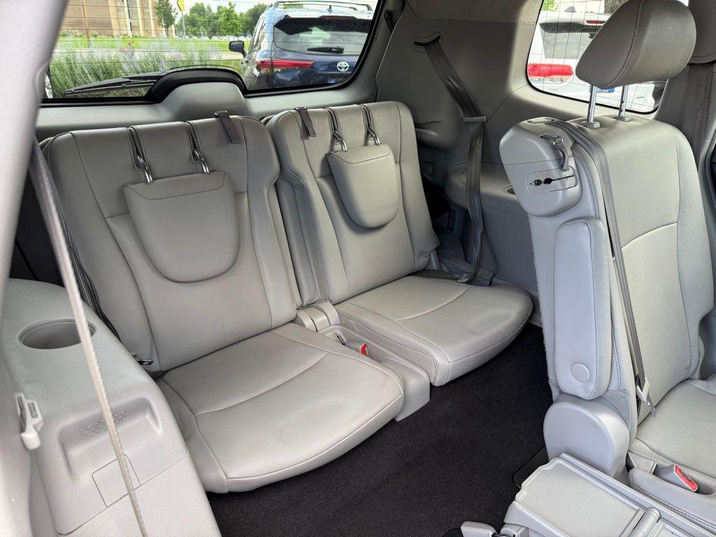 used 2013 Toyota Highlander car, priced at $9,682