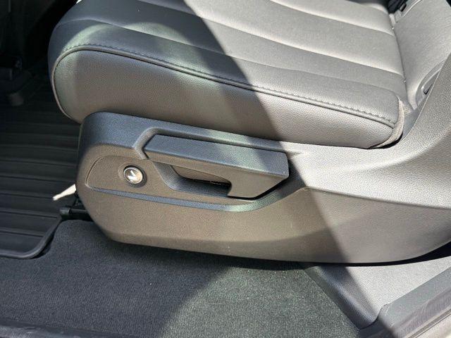 used 2025 Acura MDX car, priced at $46,994