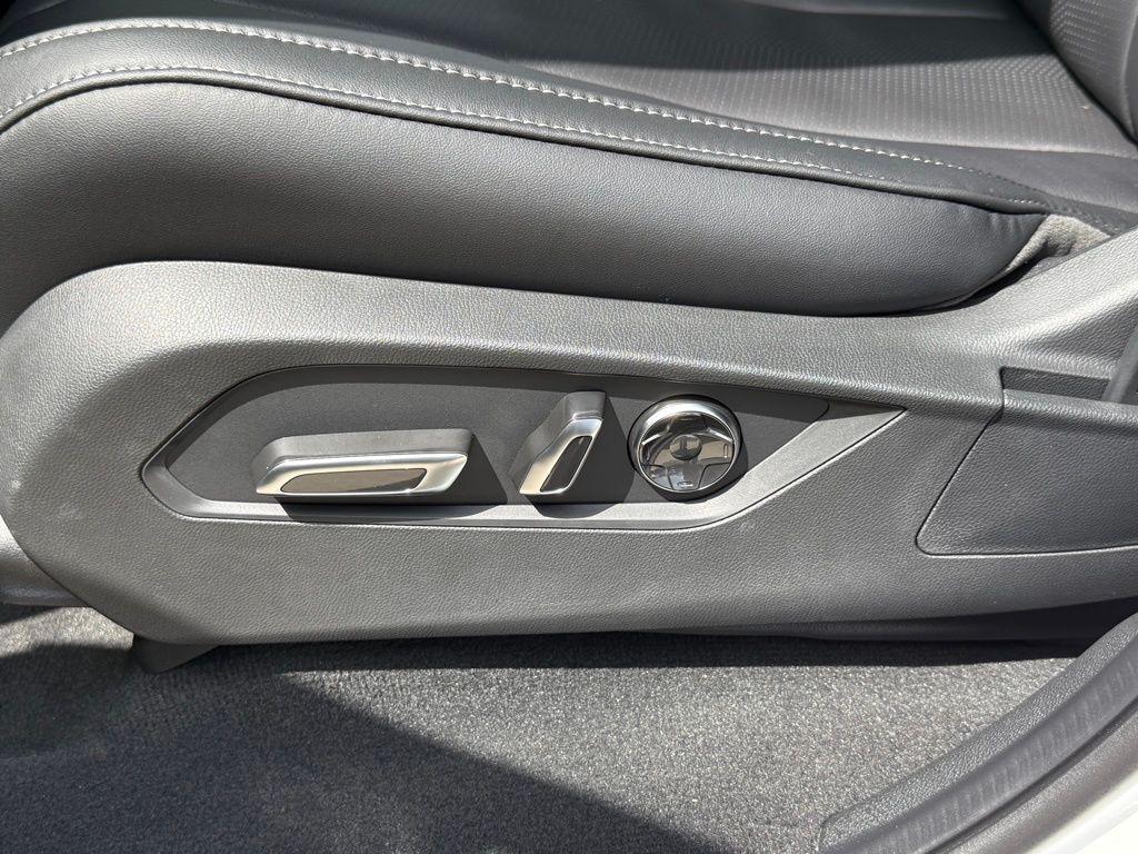 new 2025 Acura MDX car, priced at $61,449