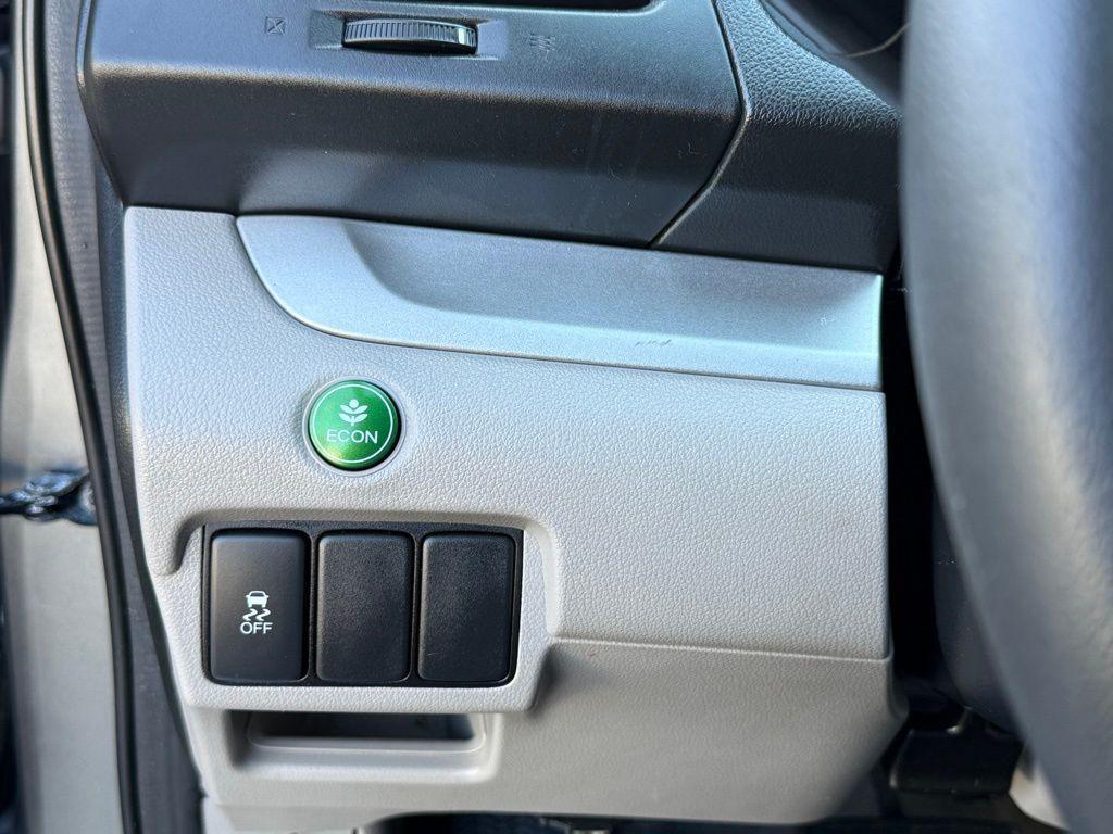 used 2013 Honda CR-V car, priced at $10,000
