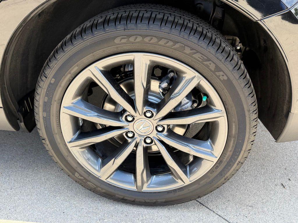 used 2025 Acura RDX car, priced at $45,990