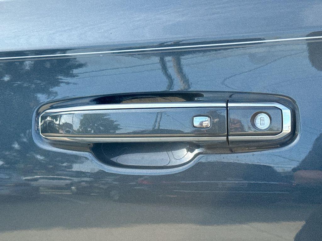 used 2021 GMC Yukon XL car, priced at $70,738