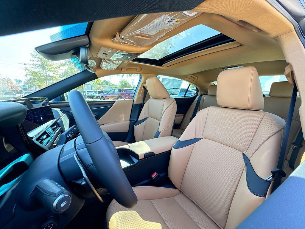 new 2025 Lexus ES 350 car, priced at $52,025