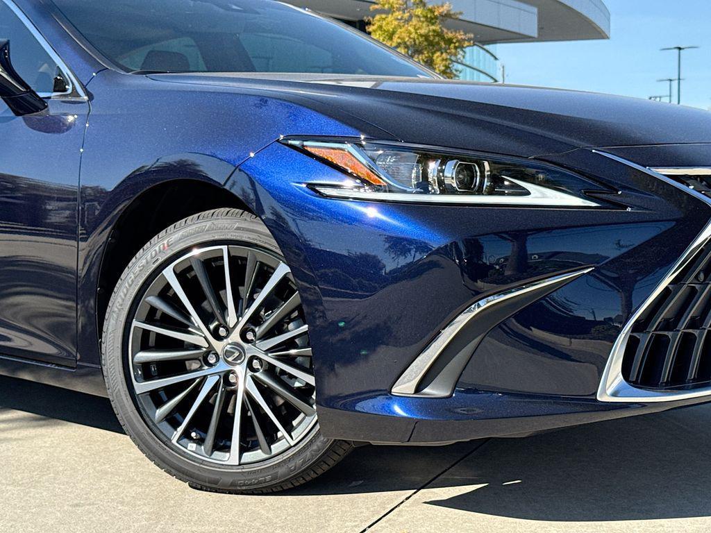 new 2025 Lexus ES 350 car, priced at $52,025