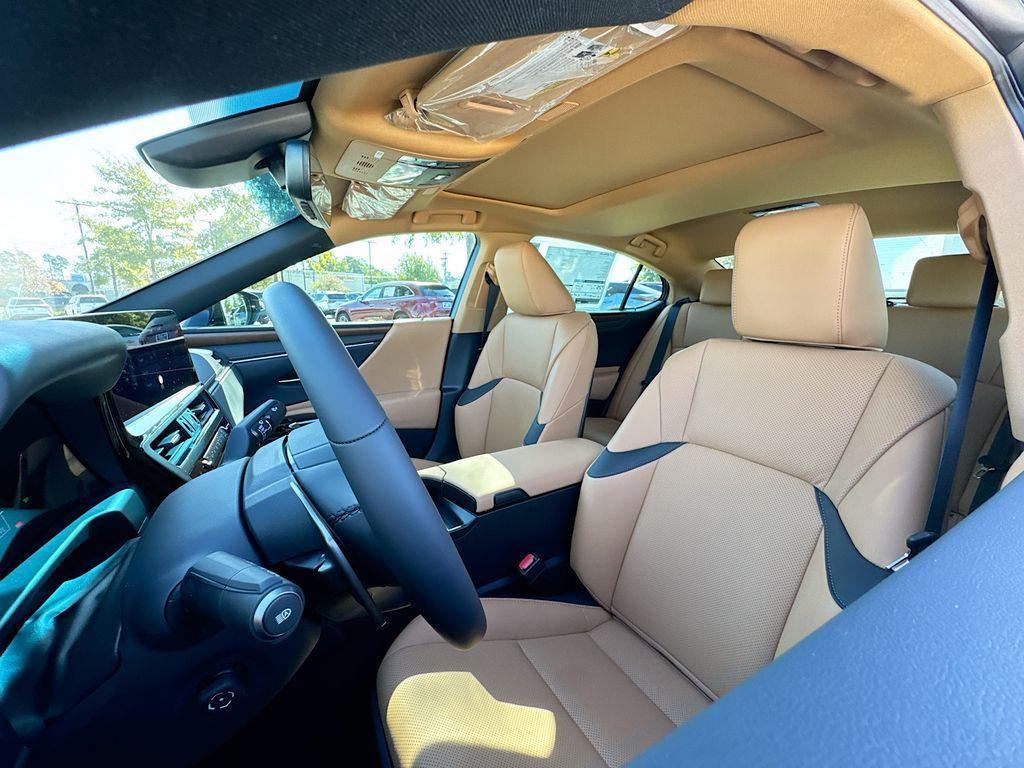 new 2025 Lexus ES 350 car, priced at $52,025