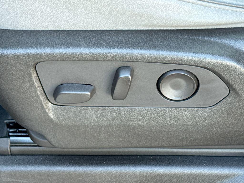 used 2021 GMC Yukon car, priced at $52,001