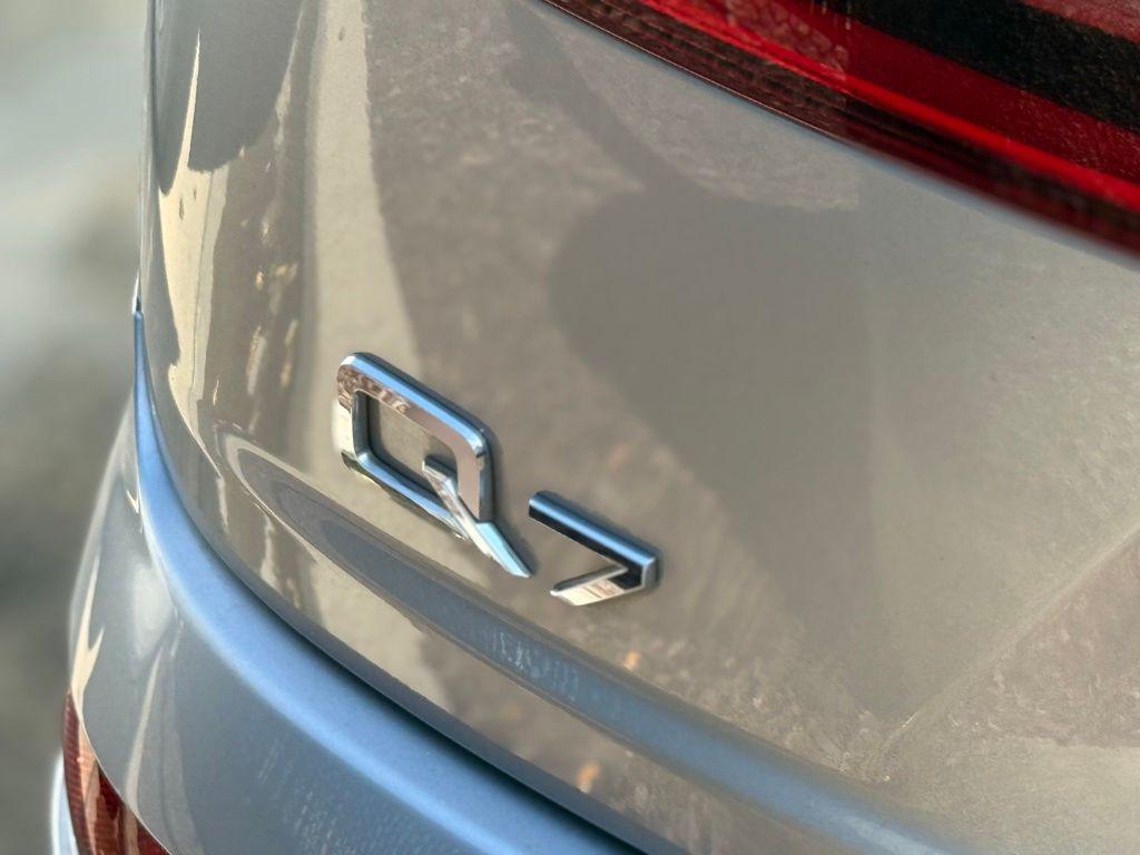 used 2019 Audi Q7 car, priced at $27,197
