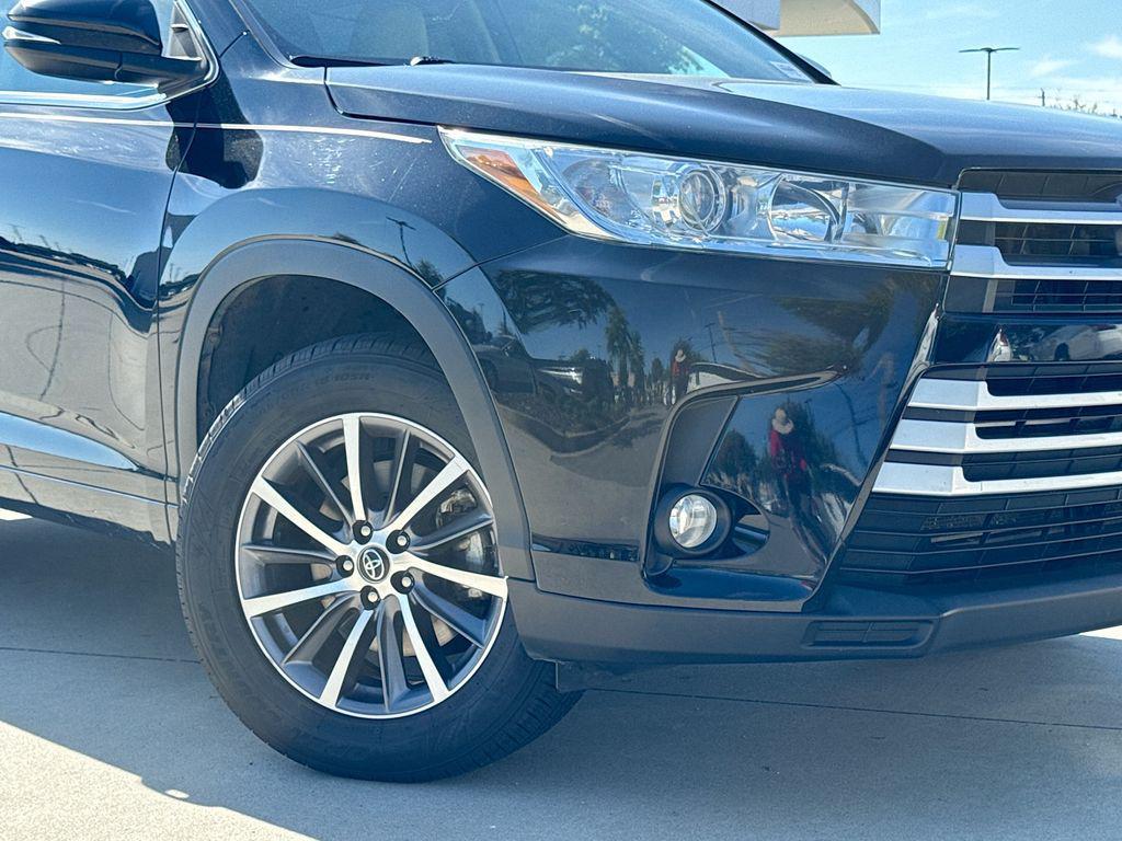 used 2018 Toyota Highlander car, priced at $23,667