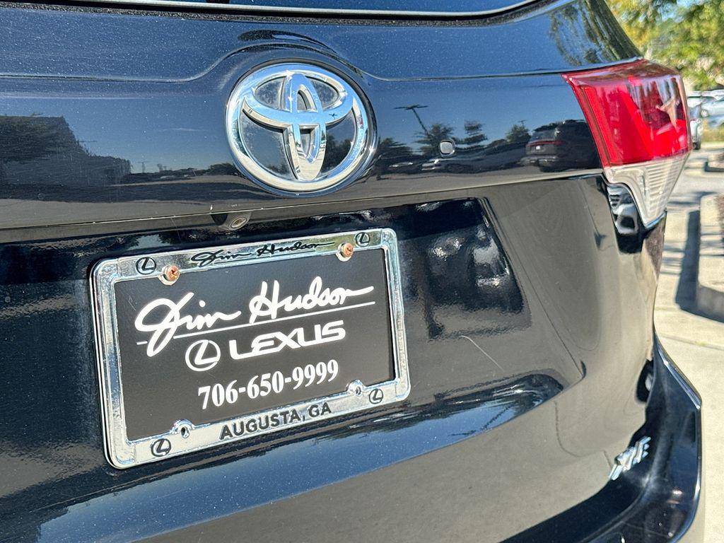 used 2018 Toyota Highlander car, priced at $23,667