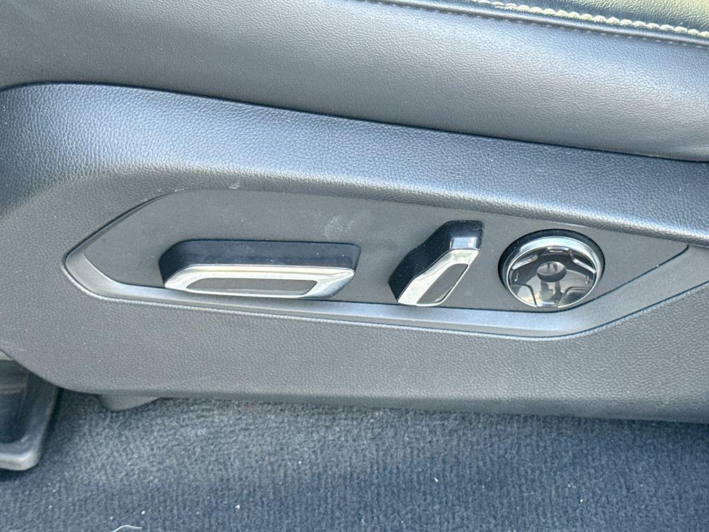 used 2023 Acura MDX car, priced at $45,514