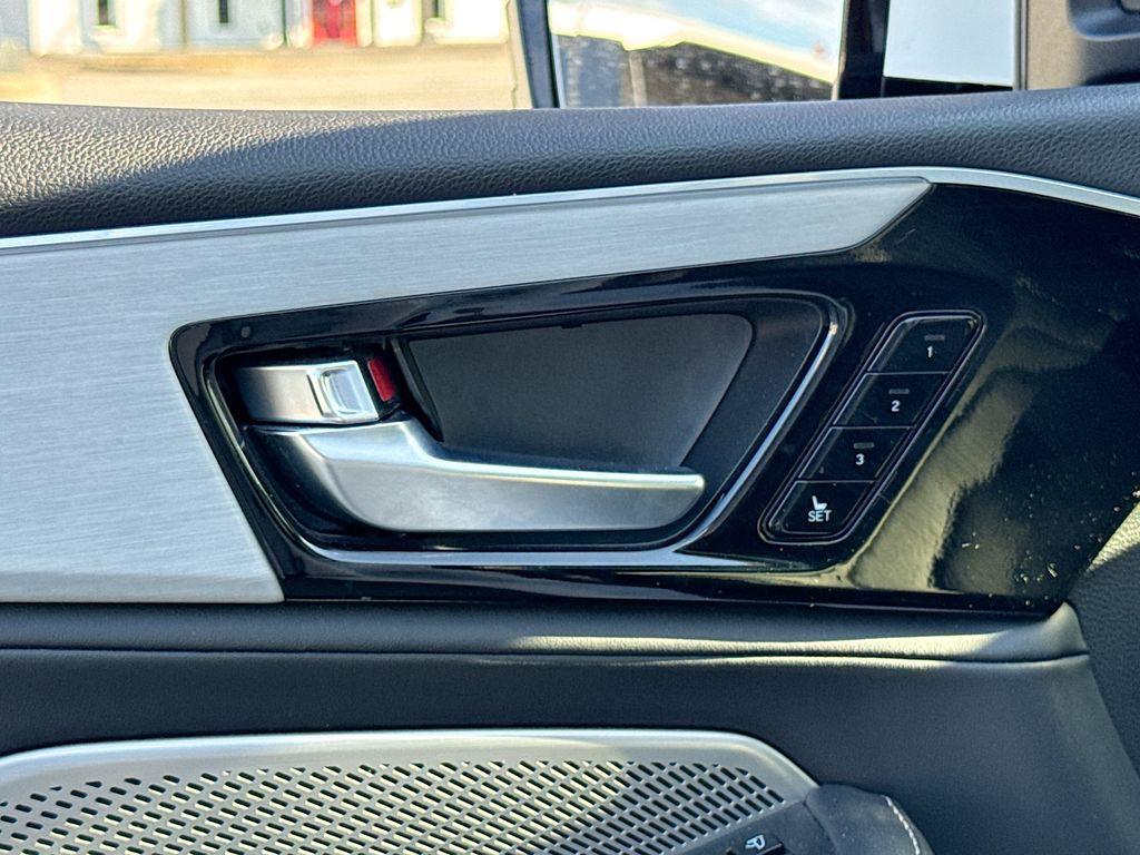 used 2023 Acura MDX car, priced at $45,514