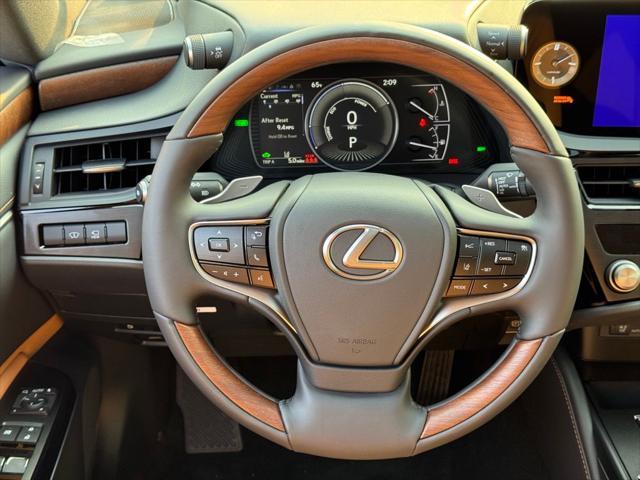 new 2025 Lexus ES 300h car, priced at $55,941