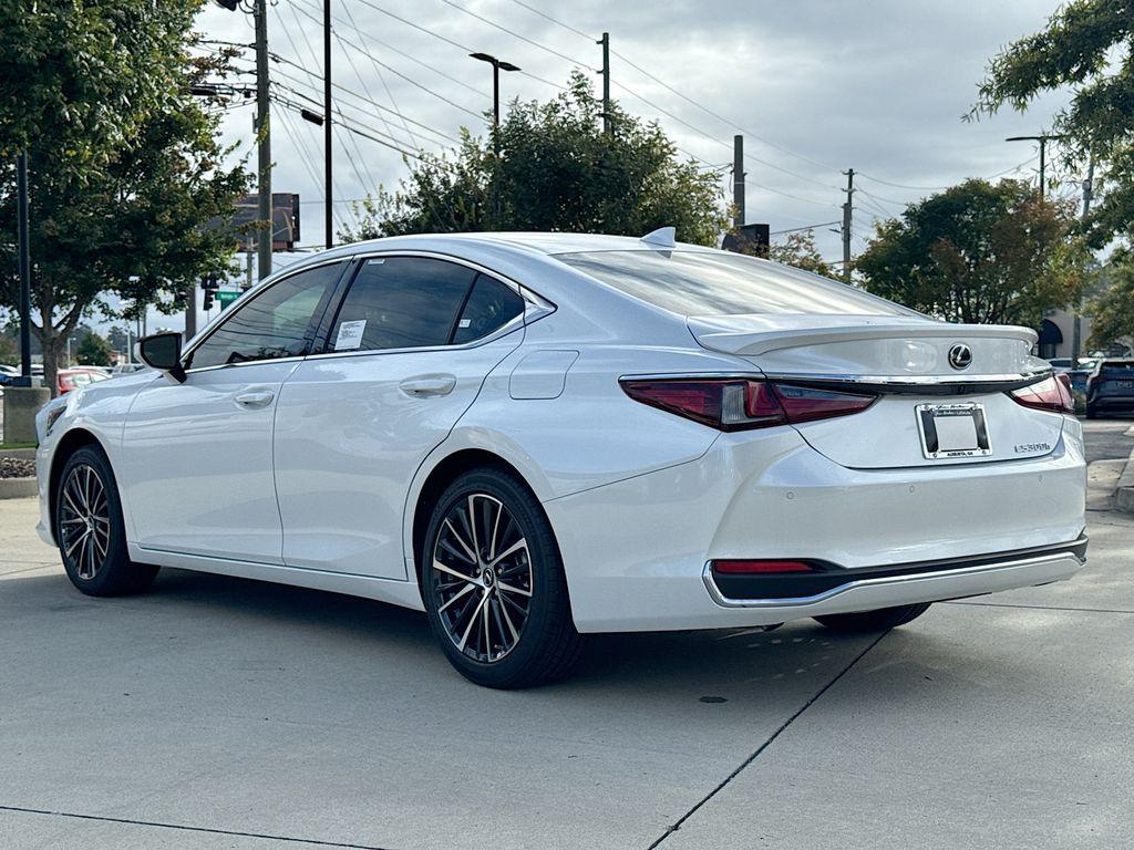 new 2025 Lexus ES 300h car, priced at $53,426