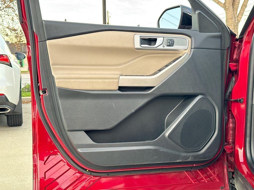 used 2023 Ford Explorer car, priced at $29,182