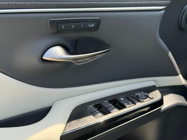 new 2025 Lexus ES 350 car, priced at $50,046