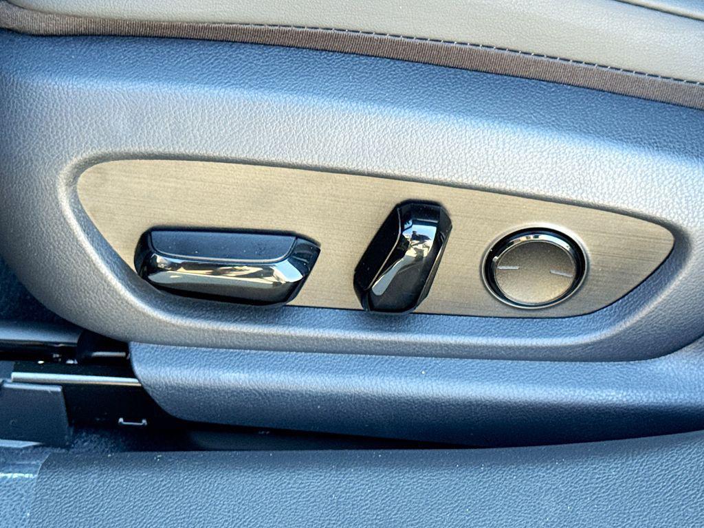 new 2025 Lexus ES 350 car, priced at $50,666