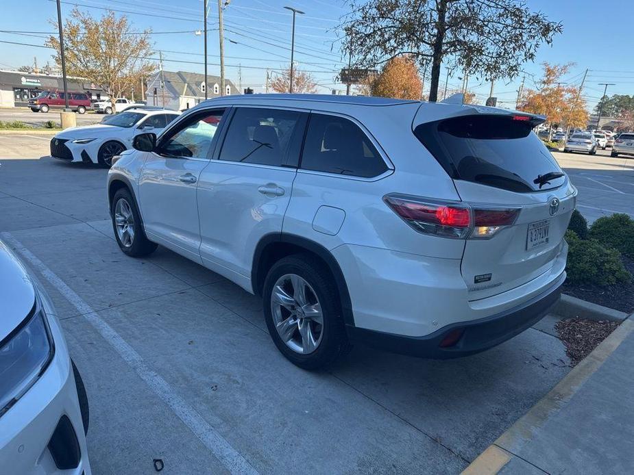 used 2015 Toyota Highlander car, priced at $23,490